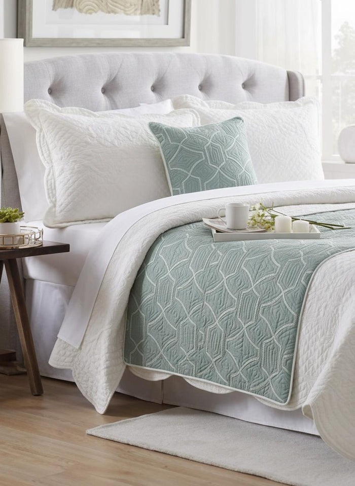 Atmosphere Decorative Bed Runner with Pillow Cover