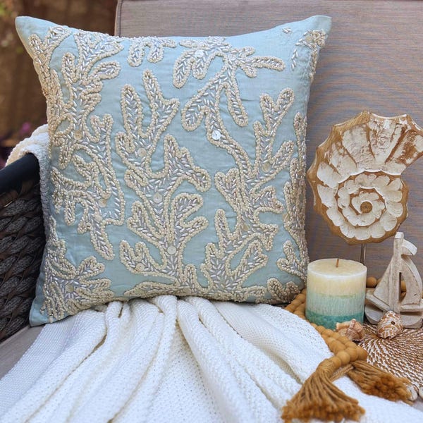 Pearly Sea Tangle / 14 x 14 inch